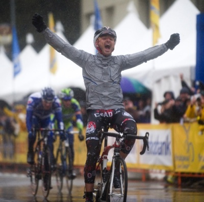 Tour of California finishes Sunday stage in the rain